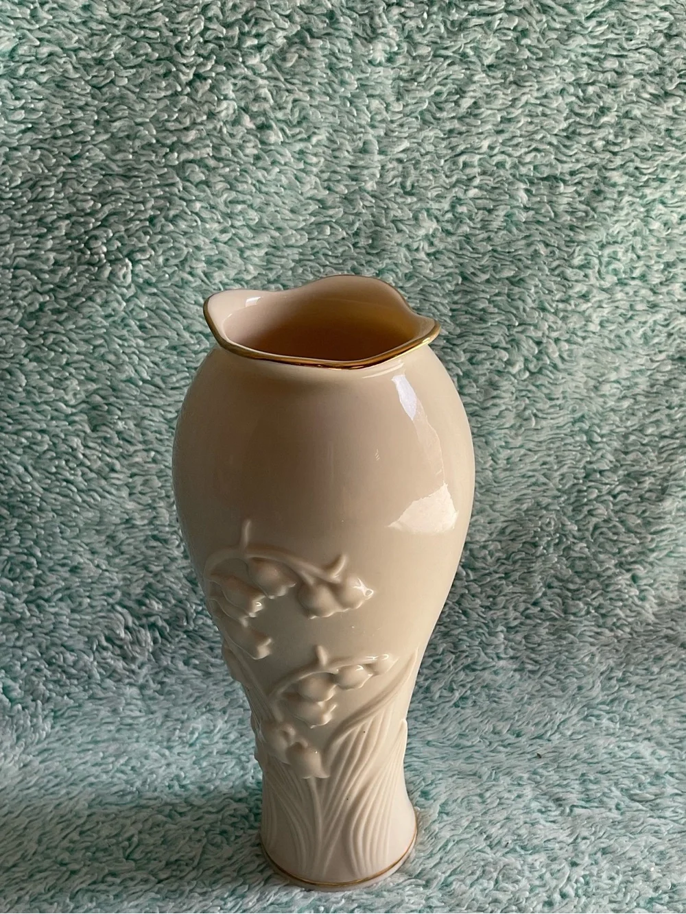 LENOX Lily Of The Valley Bud Vase Embossed With Gold Trim Ivory 5.25